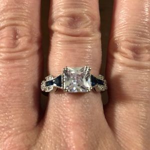 Gorgeous ring princess cut size 9